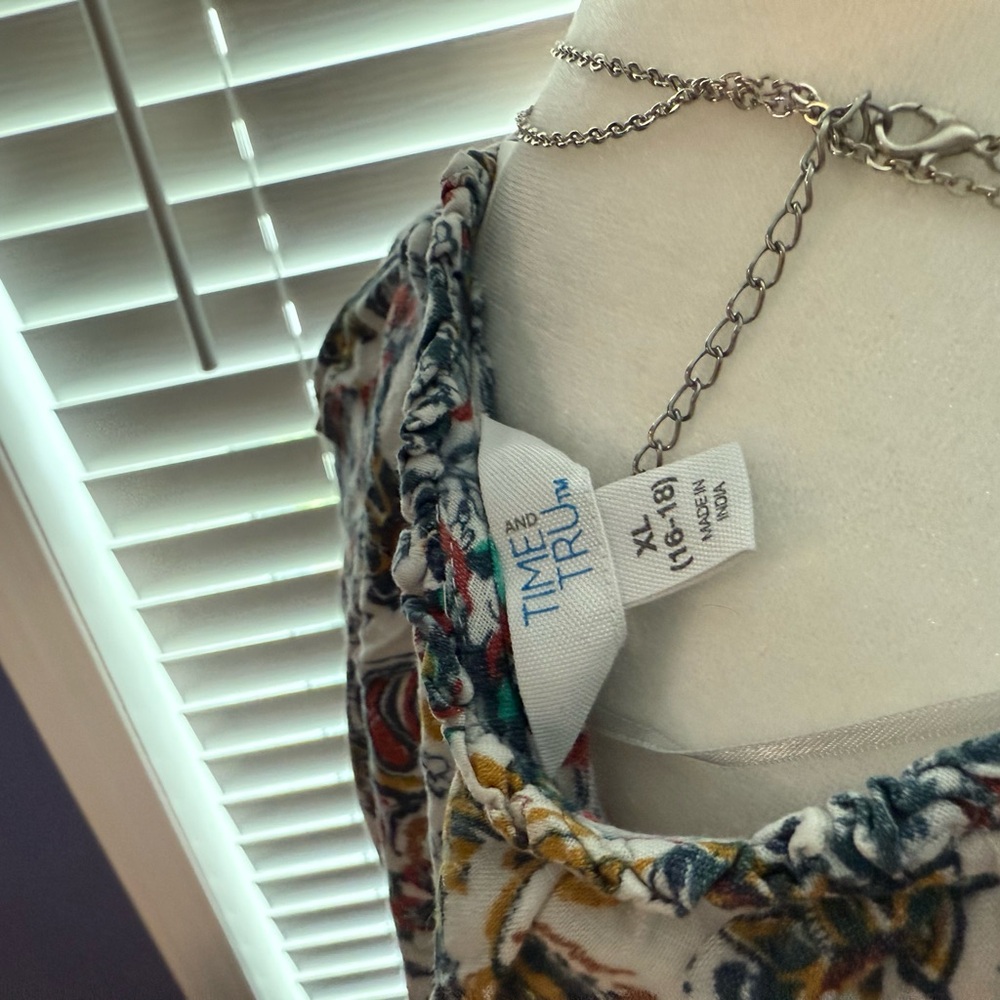 Time and Tru Multicolor Floral Blouse - Picture 4 of 6